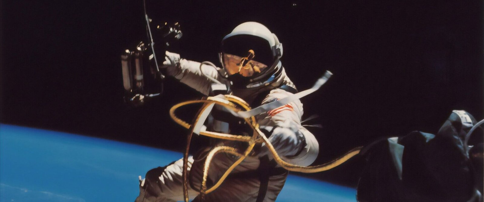 Astronauta pronto para desenvolver o seu site.